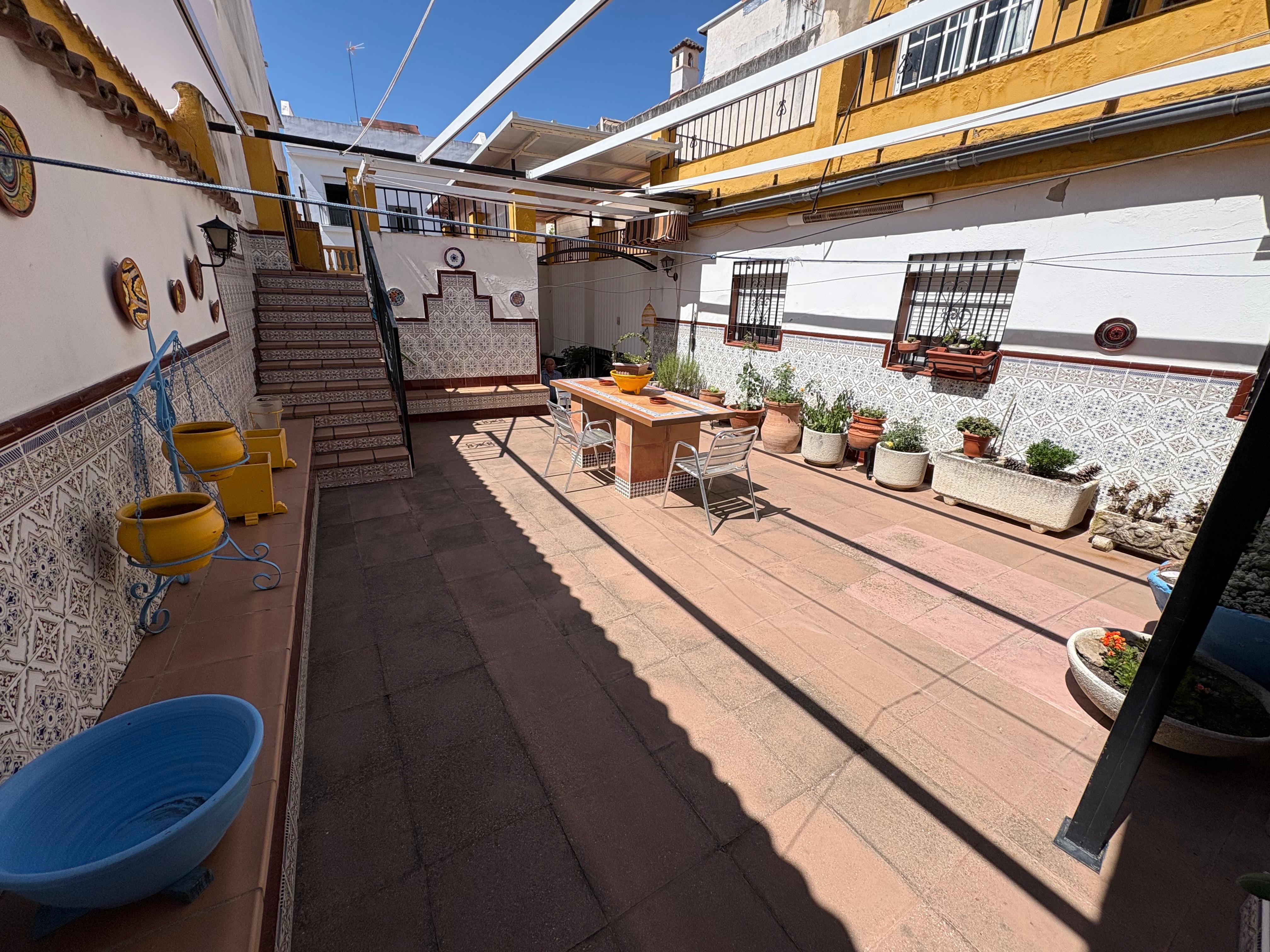 Casa adosada en el Naranjo de 220 m2 de parcela