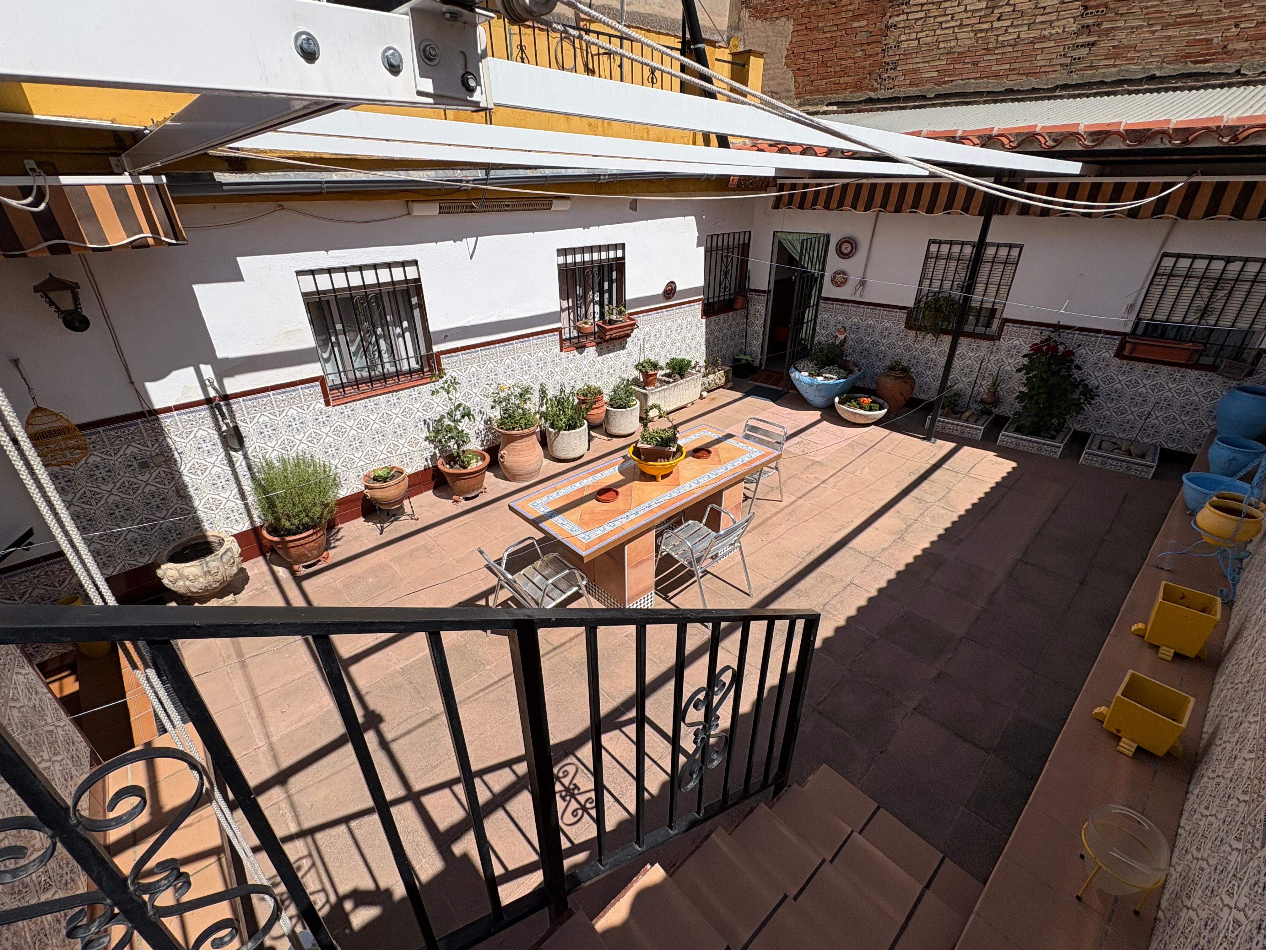 Casa adosada en el Naranjo de 220 m2 de parcela